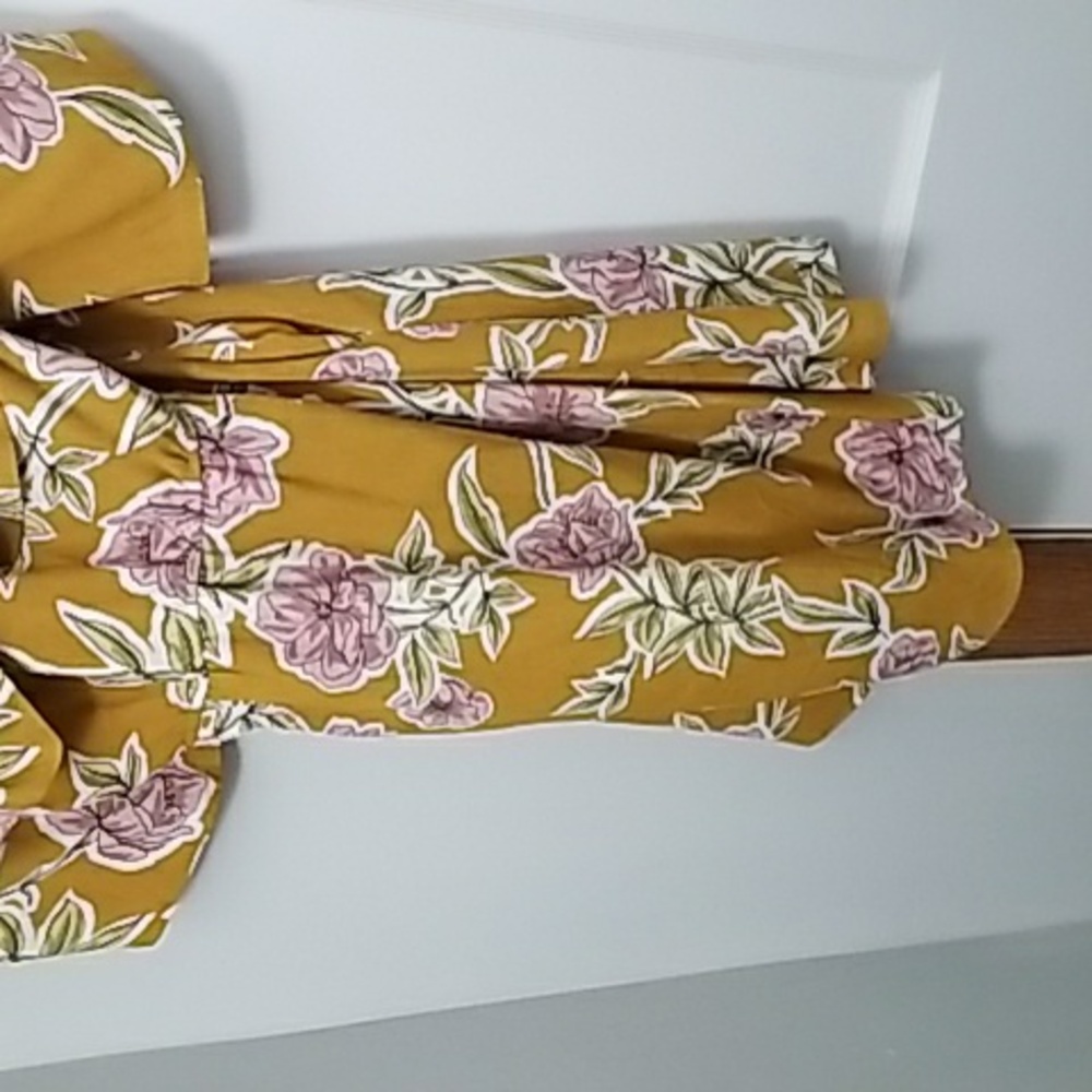 Revolve Mini Dress Size Large Yellow Cold Shoulder Cupcakes & Cashmere NWT - Picture 9 of 12